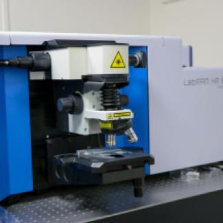 Integrated SPM with Raman spectrometer HR Evo Nano